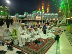 Fajar Namaaz near Rawzah Abbaasiyah